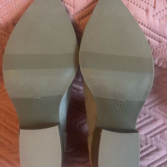 Brand new tan suede-like bootie size 11. - Picture 4 of 5